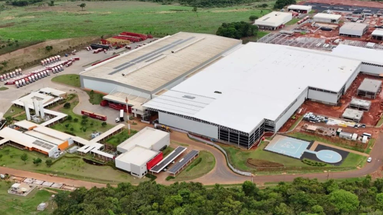 Nova fábrica da Uberlândia Refrescos Nova fábrica da Uberlândia Refrescos