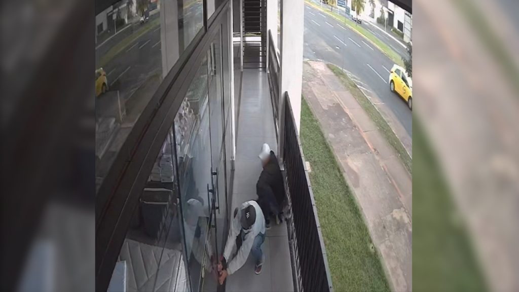 Homens invadem loja de colchões em Uberlândia