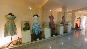 Vestidos expostos no Memorial do Milho em Patos de Minas