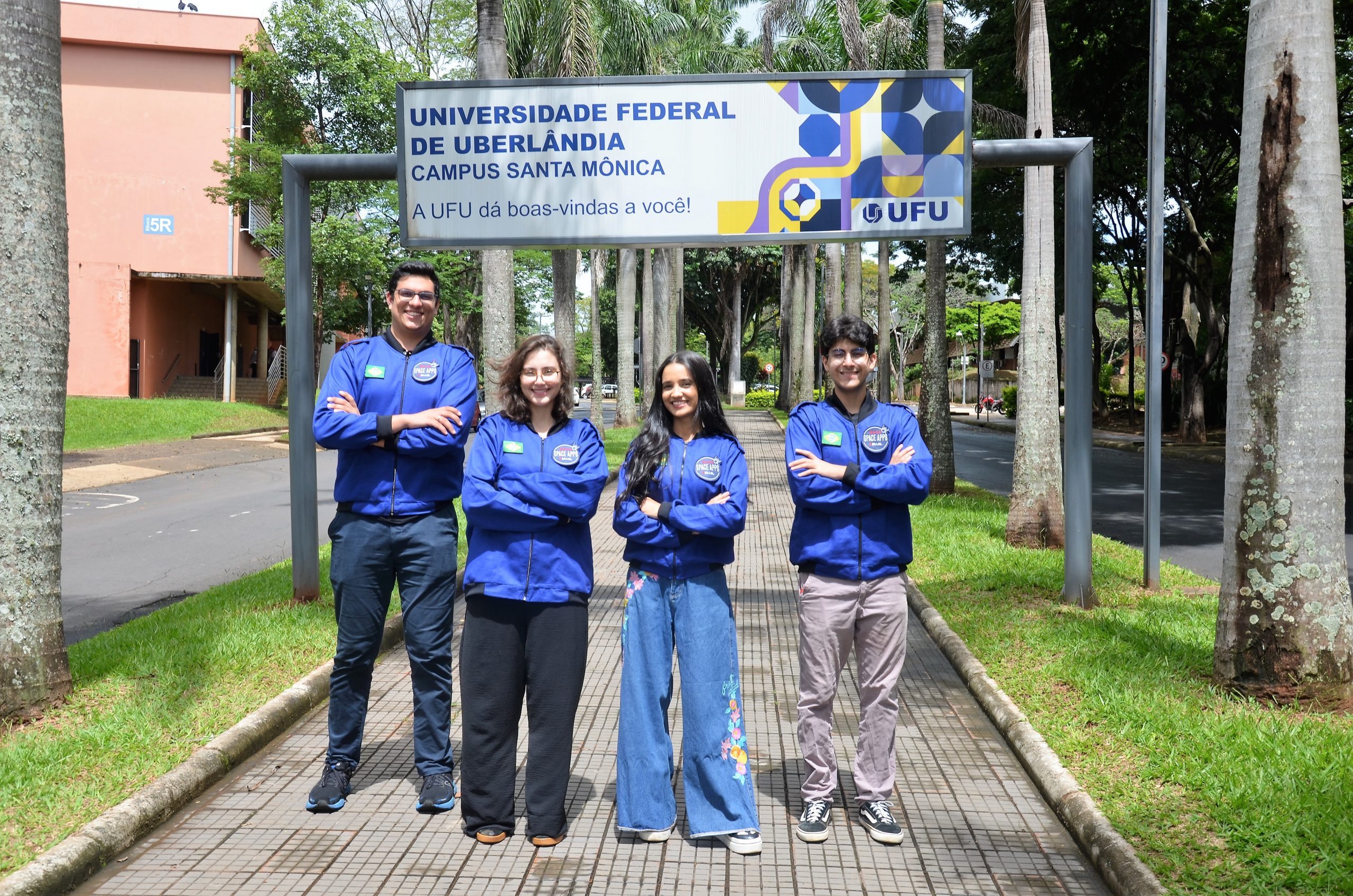 Estudantes da UFU vão à NASA para receber prêmio global de “Melhor Uso de Tecnologia” Estudantes da UFU vão à NASA para receber prêmio global de “Melhor Uso de Tecnologia”