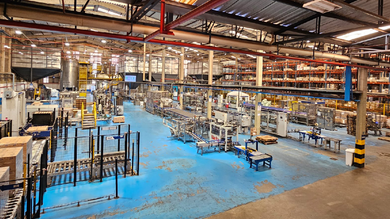 área-interna-start-química Área interna da fábrica da Start Química, onde os processos de produção e reciclagem são integrados. COP30 terá presença da Start