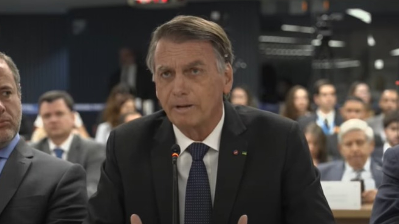 Proibição de Bolsonaro foi assinada pelo ministro Alexandre de Moraes