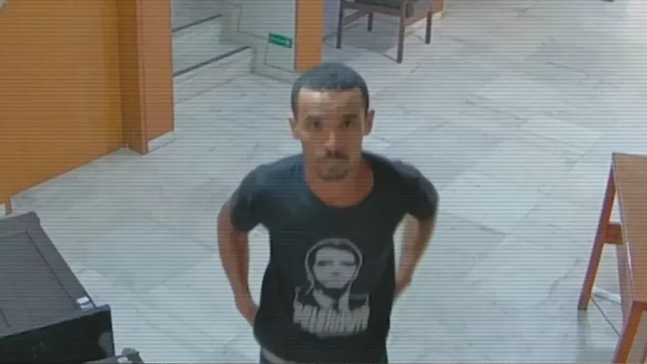 Homem condenado por quebrar relógio histórico volta à prisão Antônio Cláudio Alves Ferreira