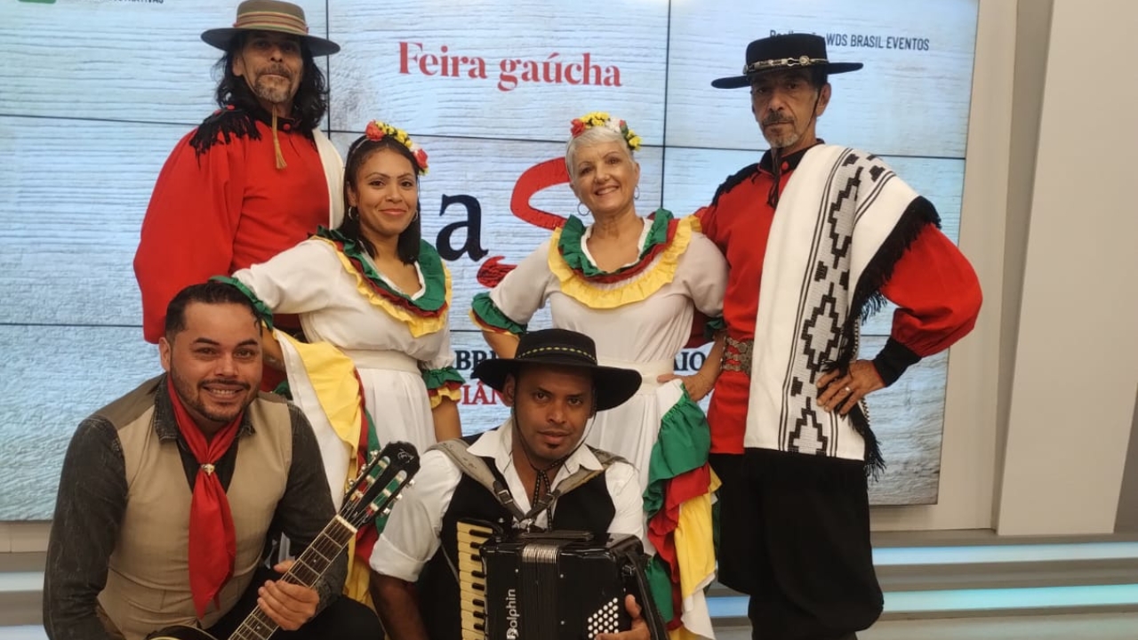 O Grupo Folclórico Gaúcho Herdeiros Farroupilha é uma das apresentações culurais da Minas Tchê O Grupo Folclórico Gaúcho Herdeiros Farroupilha é uma das apresentações culurais da Minas Tchê