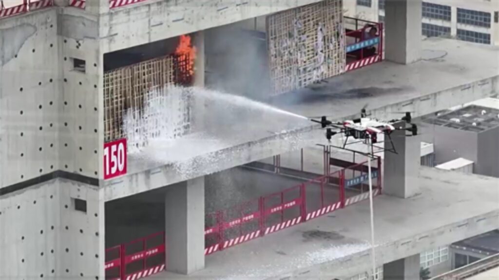 Drones são utilizados para apagar incêndio em Shenzhen, na China