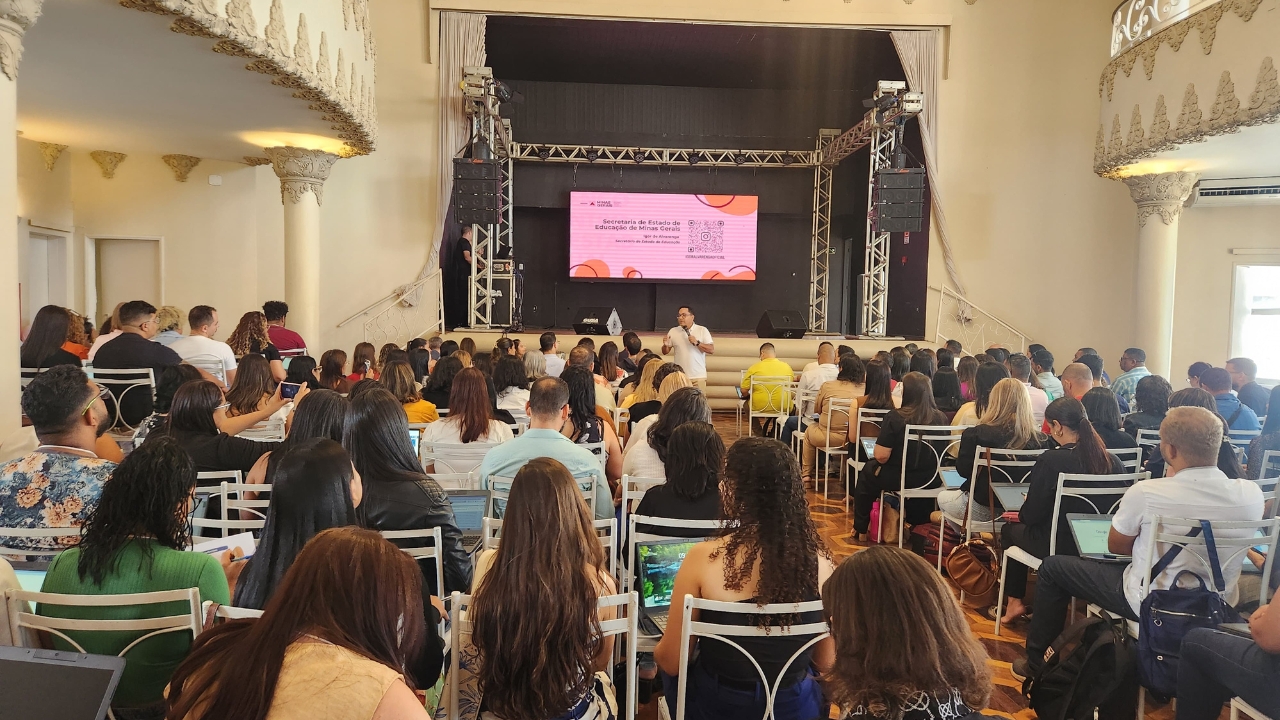 Educadores mineiros participam do anúncio sobre a iniciativa