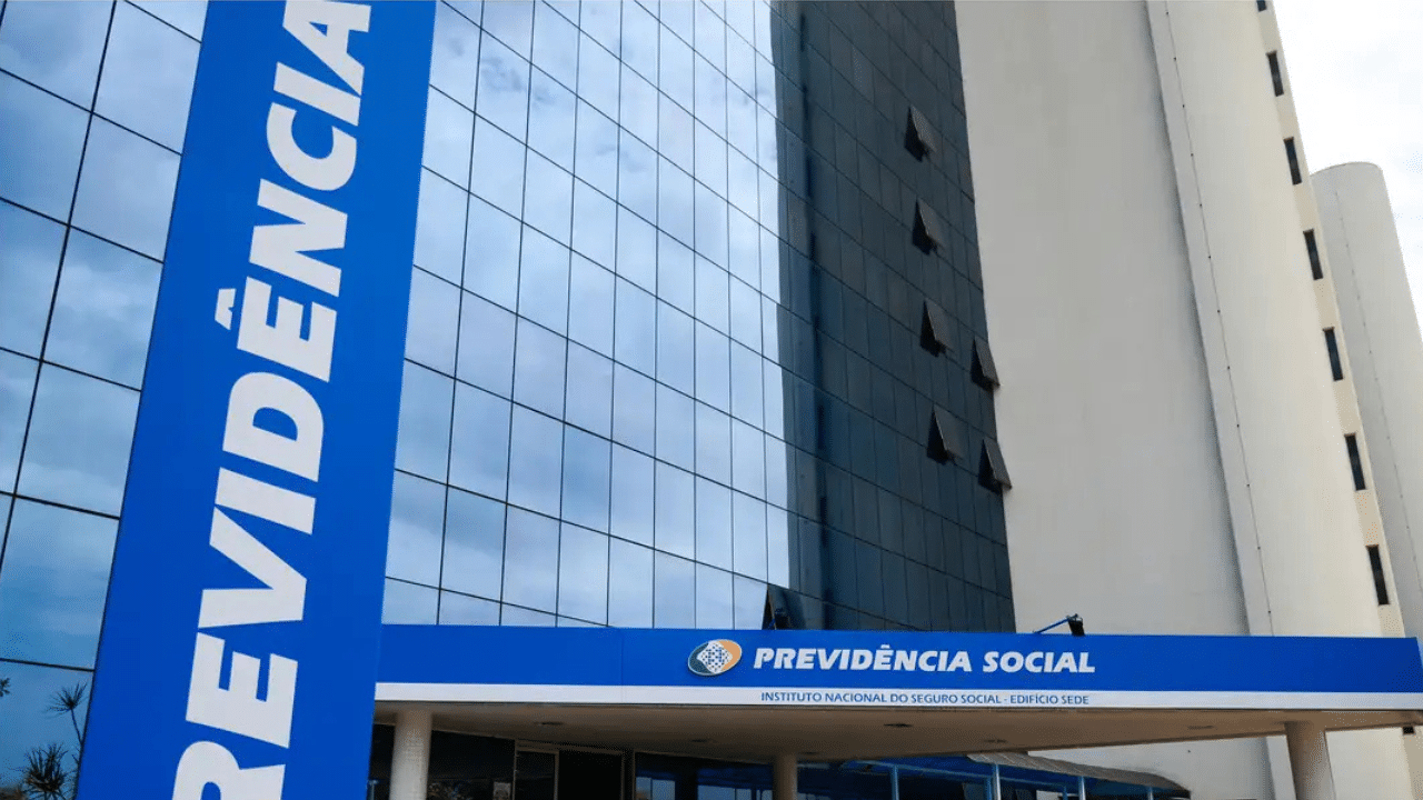 Após fraude no INSS, aposentados lesados terão ressarcimento em 2025, confirma governo