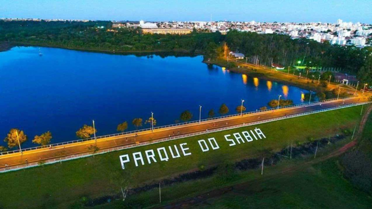 Um dos passeios gratuitos em Uberlândia inclui o Parque do Sabiá