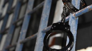 PM prendeu homem que cometia crimes no bairro Santa Mônica, em Uberlândia