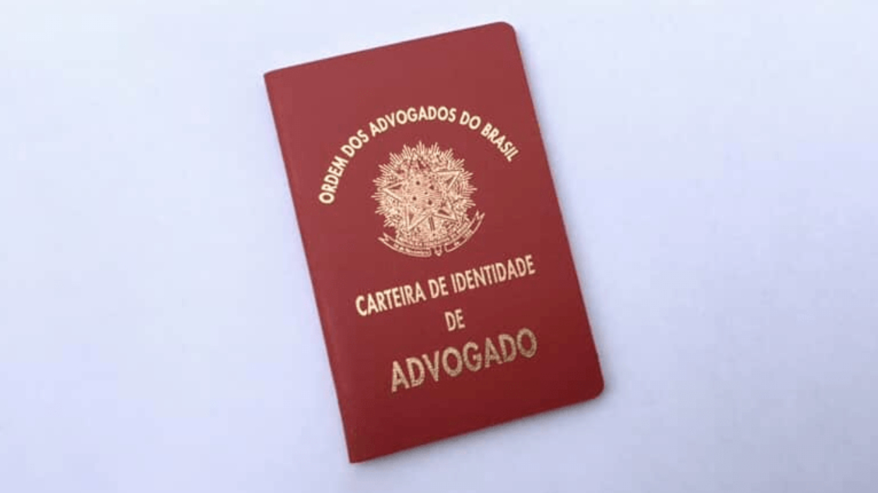 Carteira profissional da OAB, emitida após a aprovação no Exame da Ordem