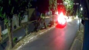 dupla rouba carro