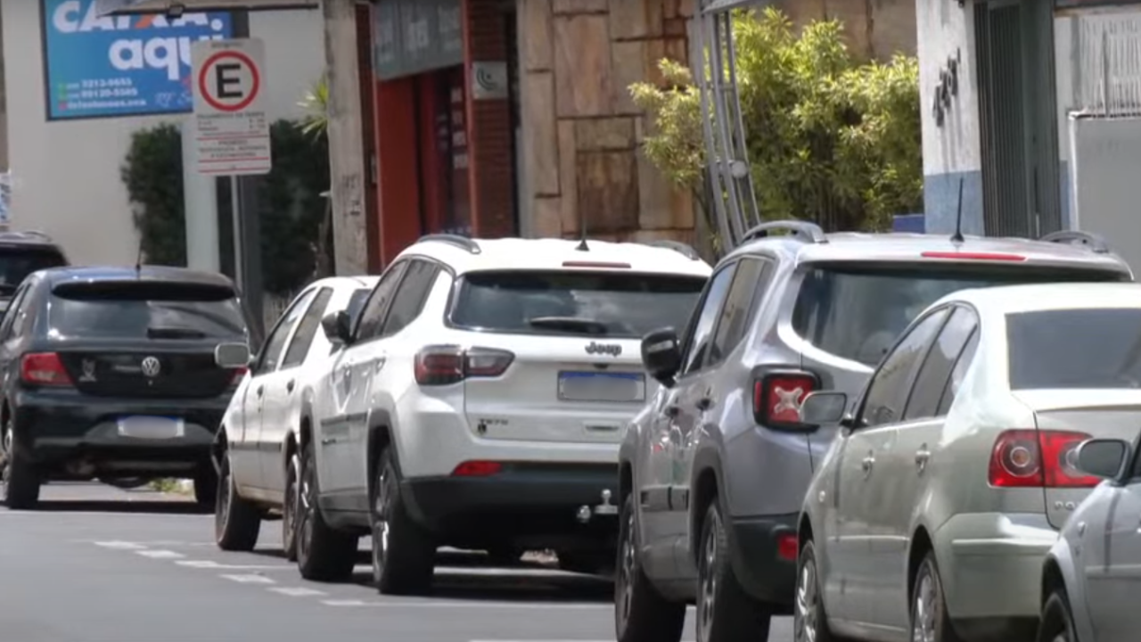 rua com Zona Azul Uberlândia rua com Zona Azul Uberlândia