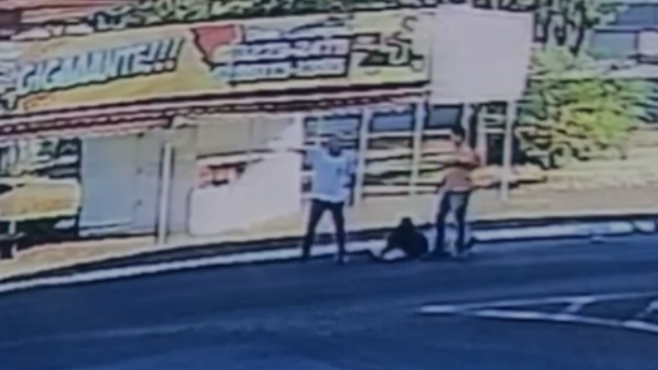 Idoso sofre fratura exposta após ser atropelado duas vezes no mesmo local