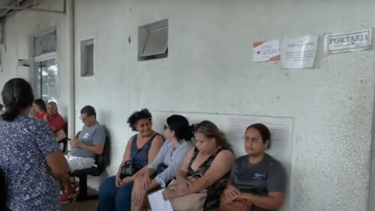 Novo sistema da Farmácia de Minas gera caos e revolta em Uberlândia