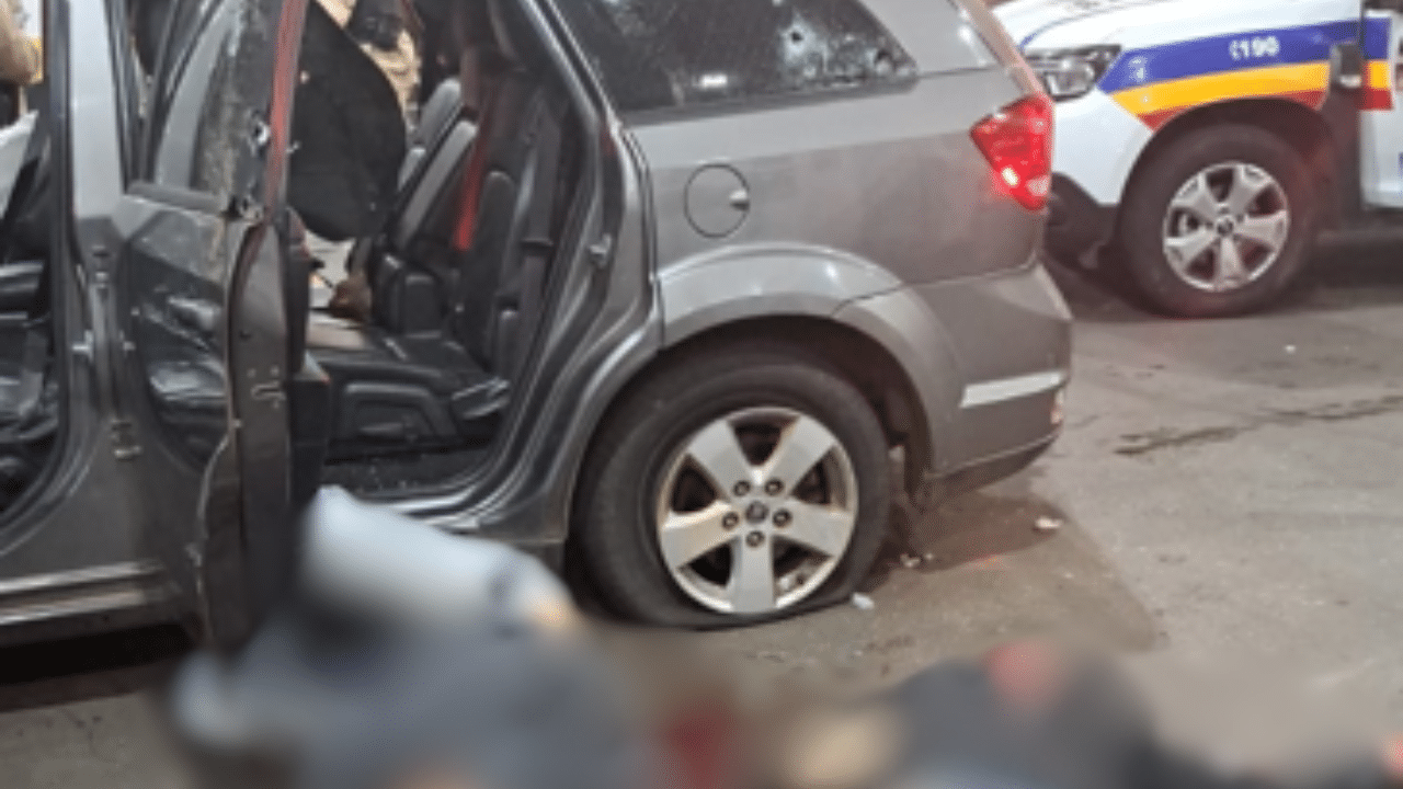 Veículo troca tiros com a PM e suspeitos de quadrilha morrem