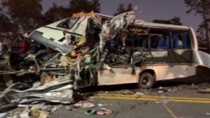 Ônibus com estudantes da UFPA, em acidente na BR-153