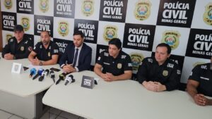 coletiva para falar sobre apreensão de maconha em Minas