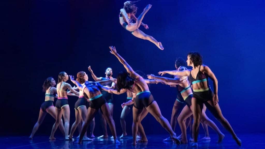 Apresentação do festival de dança do triângulo, um dos eventos culturais em uberlandia que é destaque