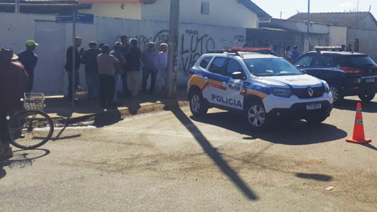 Polícia Militar atendendo ocorrência em Araguari