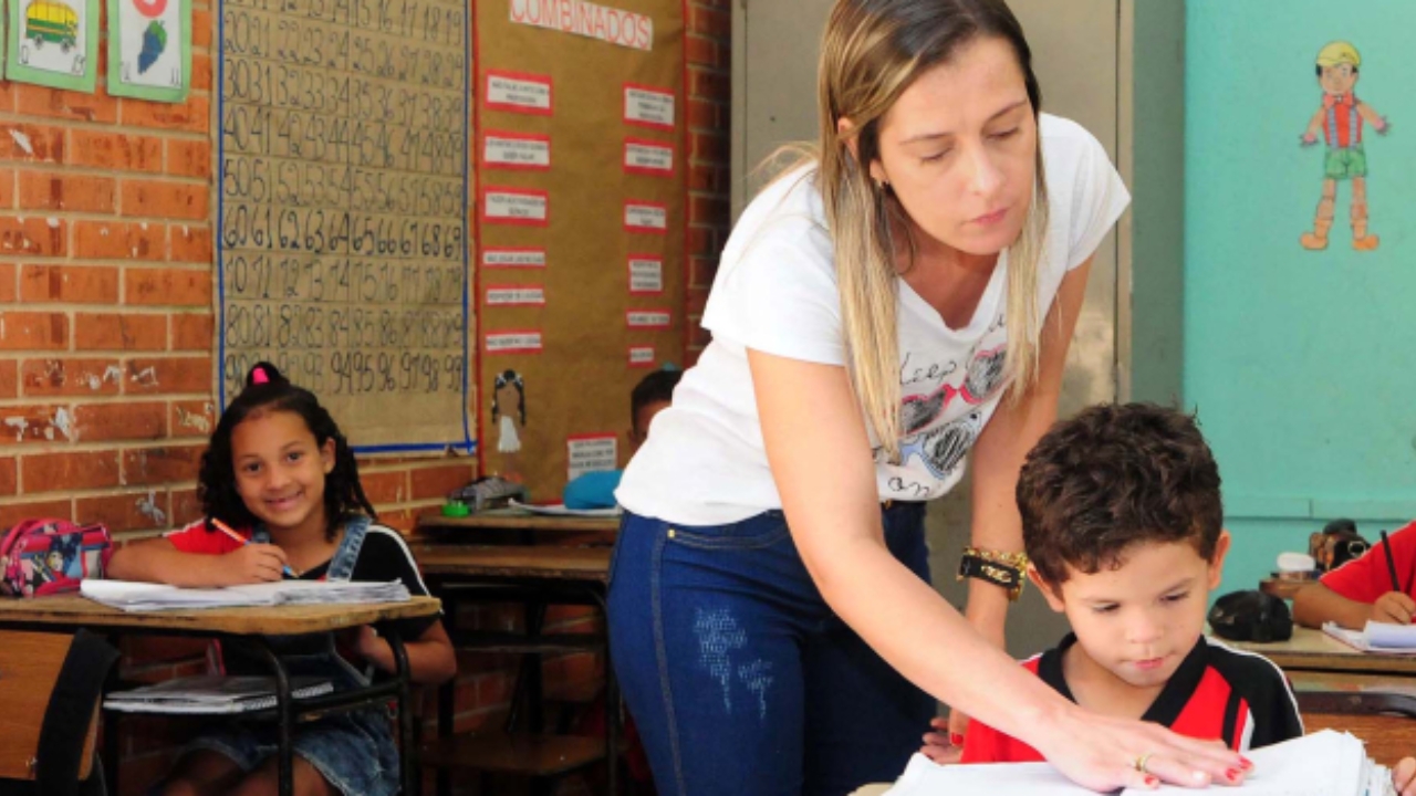 Campanha Um Trem para o Futuro premia escolas e professores Campanha Um Trem para o Futuro premia escolas e professores