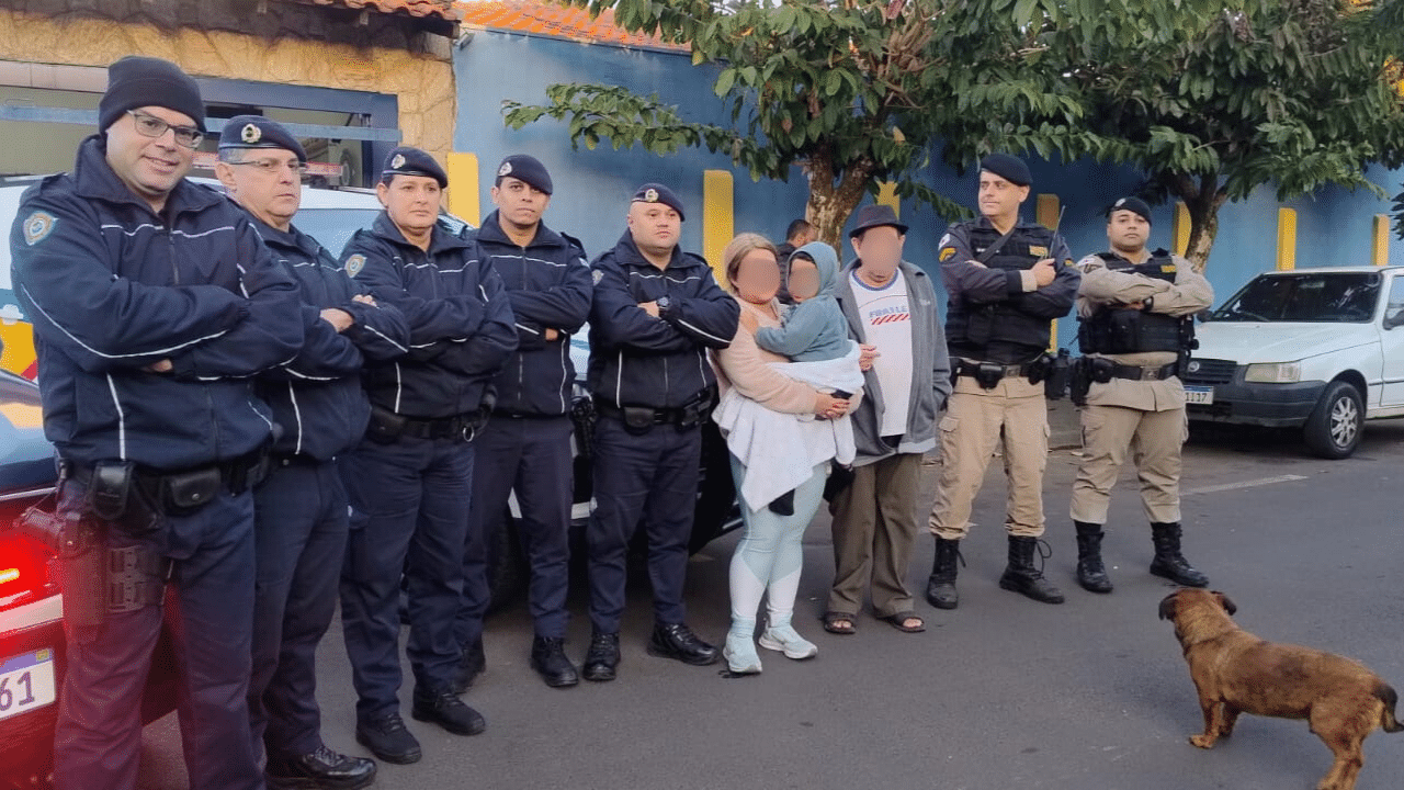 Idoso com Alzheimer é achado pela Guarda Civil em divisa entre MG e SP dirigindo carro sem pneu com neto de 4 anos