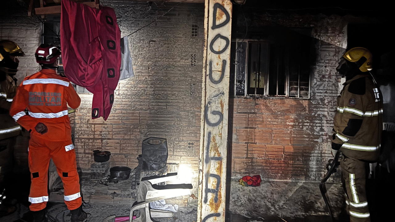 Morador é agredido e encontrado trancado em casa incendiada no bairro Abadia, em Uberlândia
