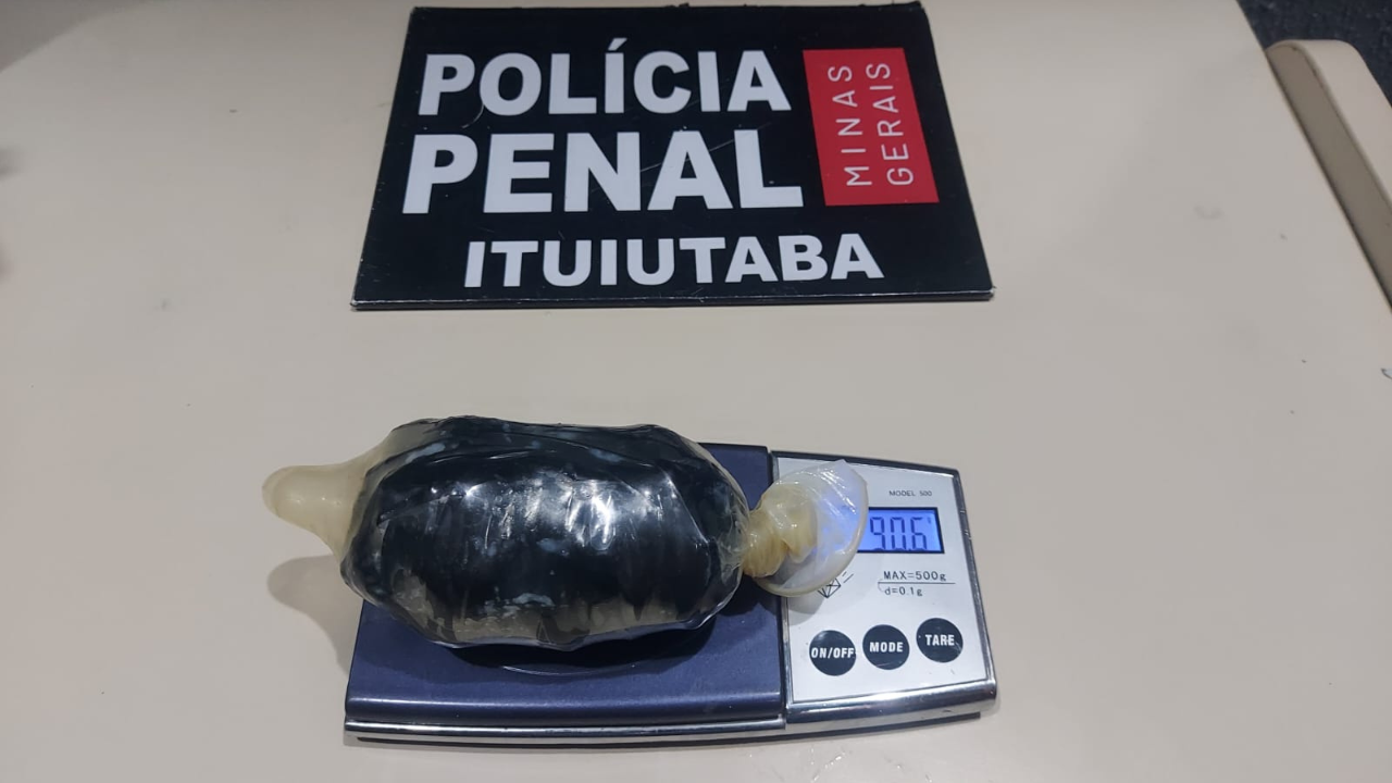 Mulher é presa ao tentar entrar em presídio com drogas escondidas em partes íntimas durante visita íntima, em Ituiutaba Mulher é presa ao tentar entrar em presídio com drogas escondidas em partes íntimas durante visita íntima, em Ituiutaba
