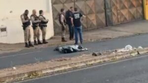 Mulher é encontrada morta