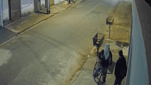 Mulher é assaltada por suspeito com faca enquanto seguia para o trabalho no bairro laranjeiras, em Uberlândia