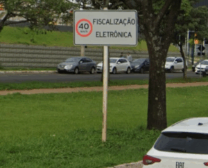 Anselmo Alves tem radar com maior número de multas de trânsito em Uberlândia e um dos pontos está instalado em frente ao Pátio Sabiá
