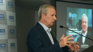 Engenheiro de formação, Sérgio Leite trabalhou na Usiminas por 49 anos, onde foi presidente entre 2016 e 2022