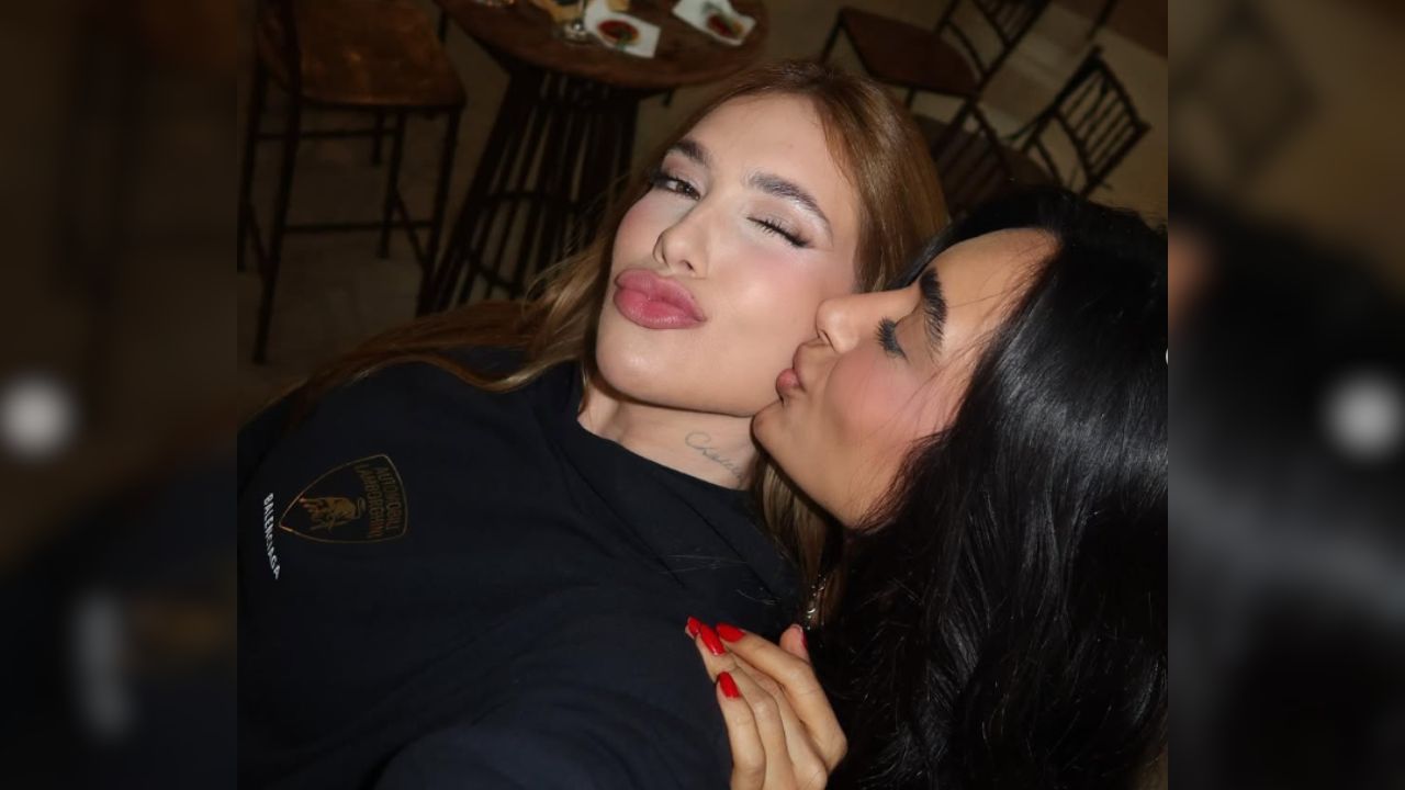 Virginia Fonseca e a amiga Duda Freire