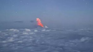Vulcão na Rússia, chamado Klyuchevskoy