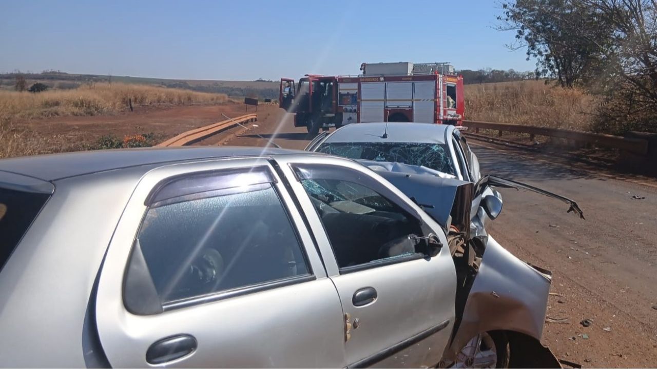 Acidente de trânsito em rodovia de Minas