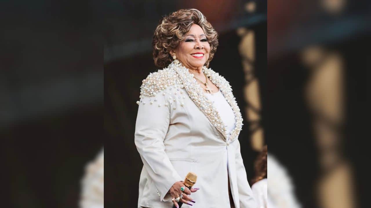 Cantora Alcione viraliza após dizer que vai fazer "macumbinha para Trump"