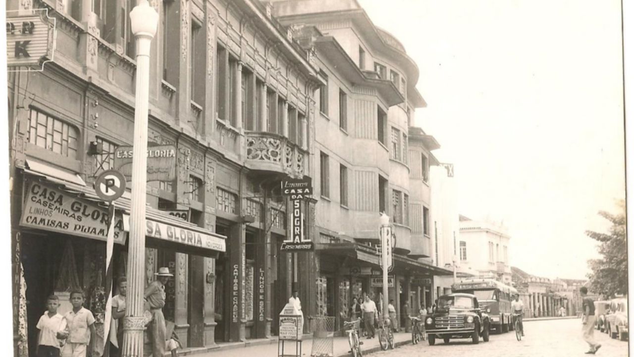 Lojas comerciais no Conjunto Manoel Bonito em Araguari Lojas comerciais no Conjunto Manoel Bonito em Araguari