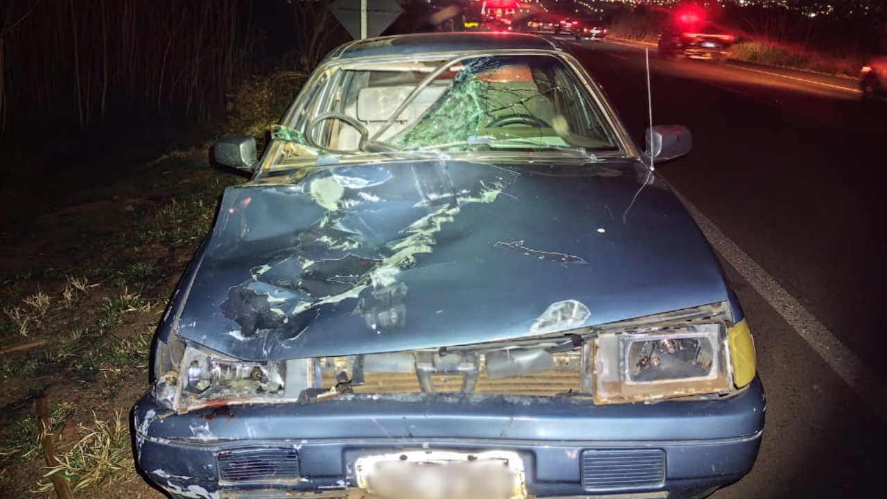 Pedestre morre atropelado ao tentar atravessar a BR-050, em Uberlândia