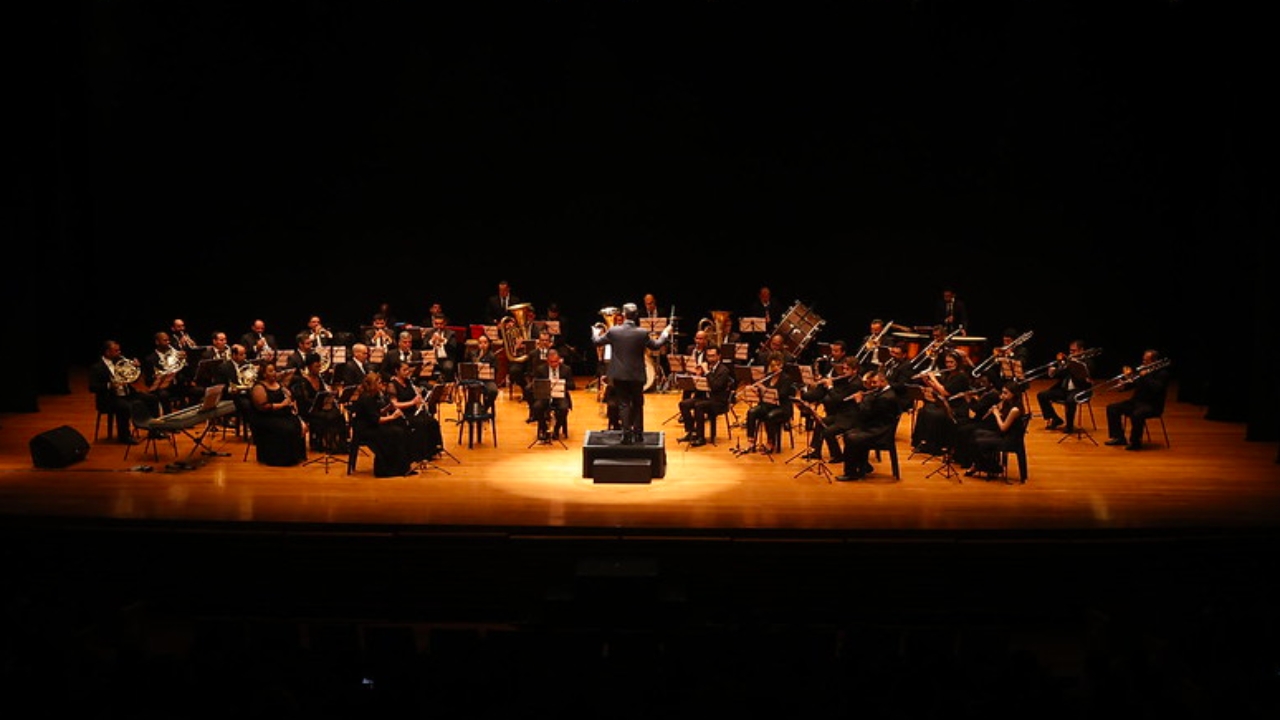 Banda Municipal de Uberlândia se apresentando no teatro municipal