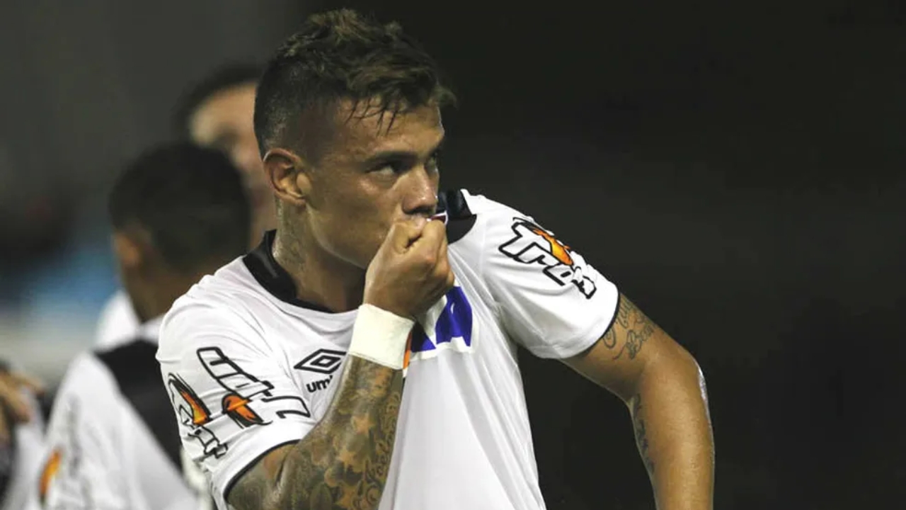 Bernardo, na época do Vasco, jogará o Campeonato Amador de Uberlândia Bernardo, na época do Vasco, jogará o Campeonato Amador de Uberlândia