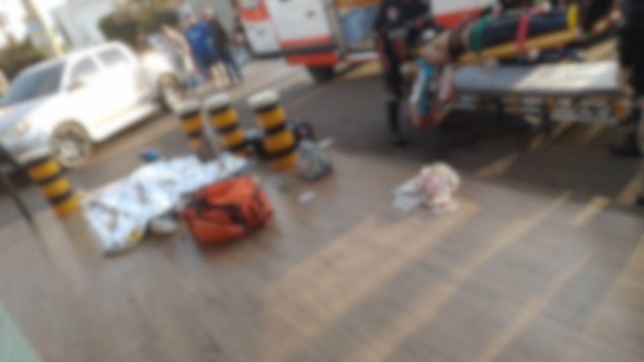 Samu foi acionado para atender as vítimas do acidente em Patos de Minas Samu foi acionado para atender as vítimas do acidente em Patos de Minas