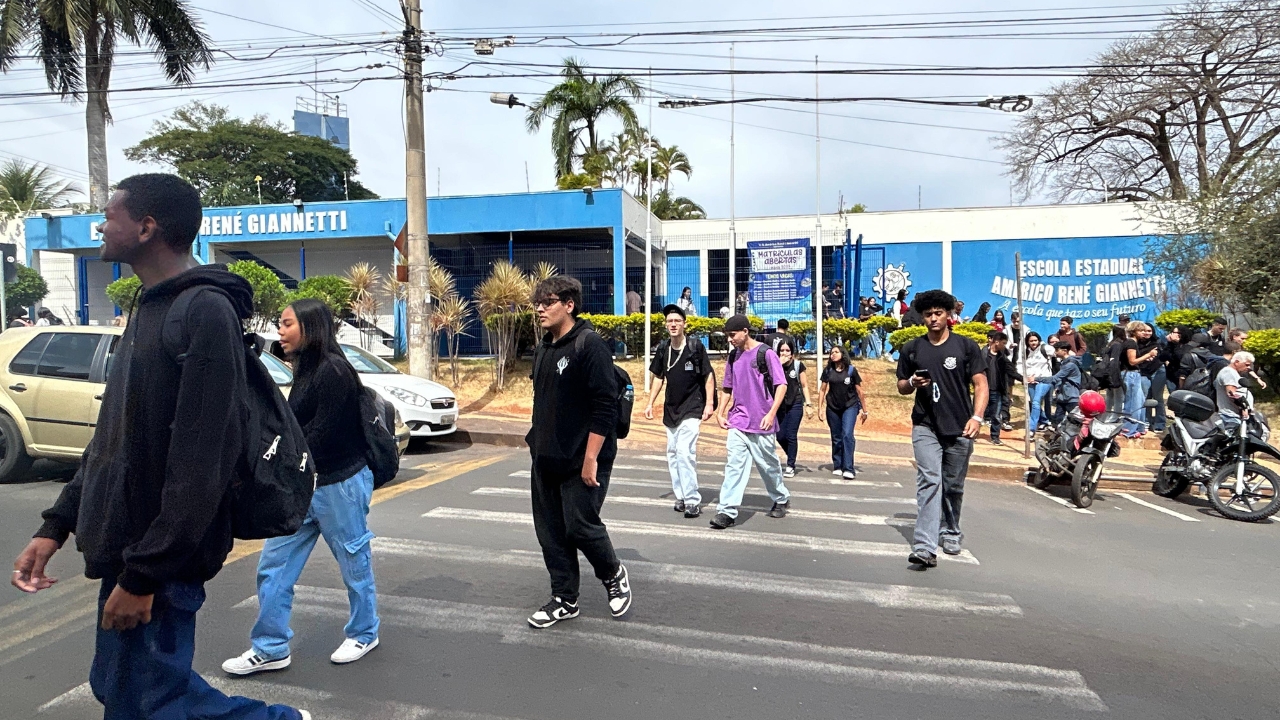 Escola Estadual Américo René Gianetti, da rede do ensino básico em Uberlândia