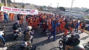 Garis fazem manifestação em BH