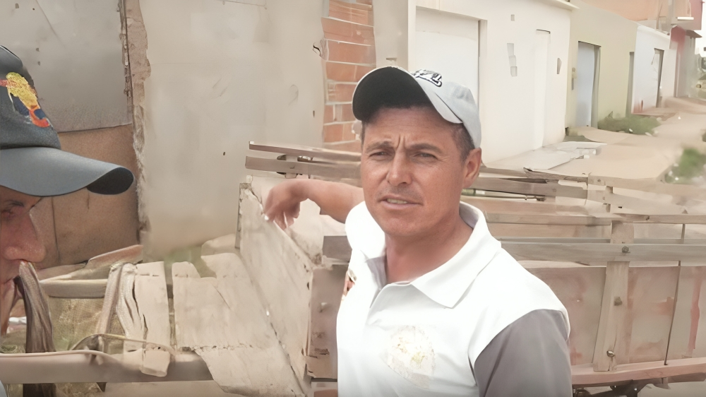 Magno, irmão de Simone e Simaria