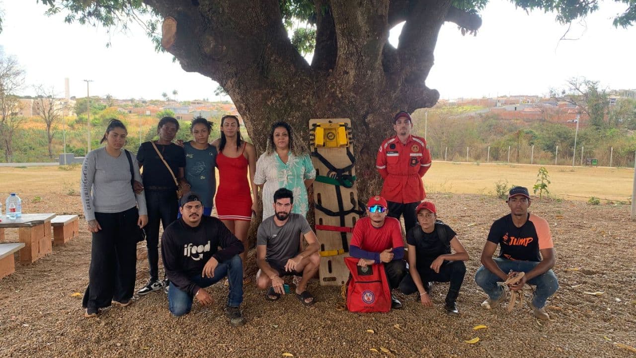 Voluntários que encontraram o corpo de Ismael Silas, jovem desaparecido em Uberaba