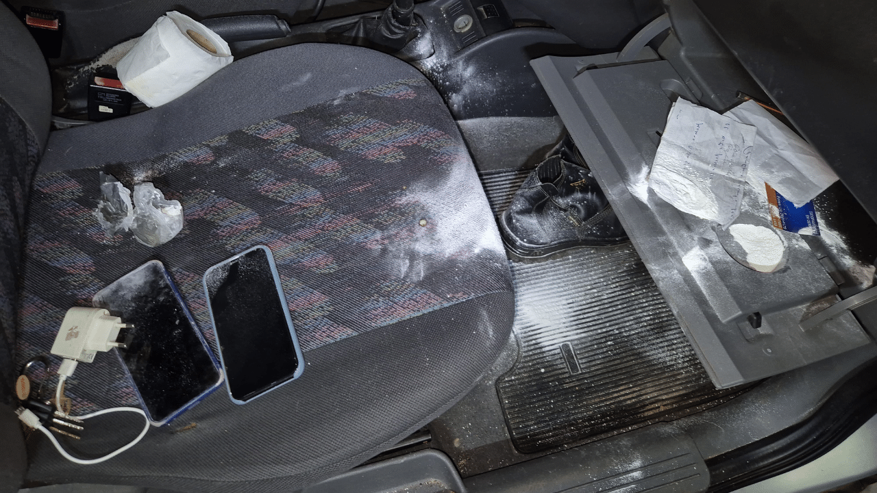 Tio e sobrinho são flagrados com cocaína e presos por tráfico de drogas na BR-352