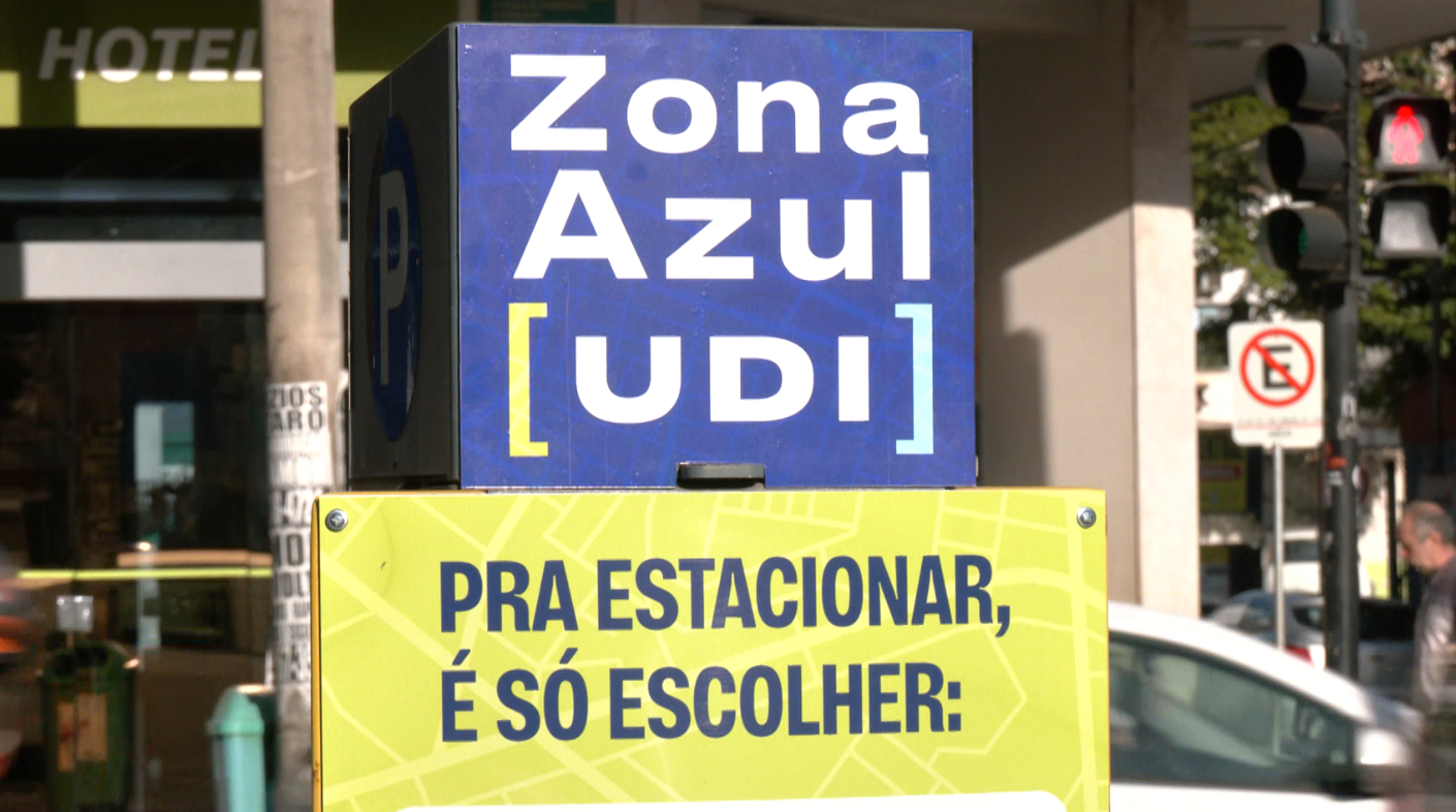 Placa informativa da zona azul de Uberlândia Placa informativa da zona azul de Uberlândia