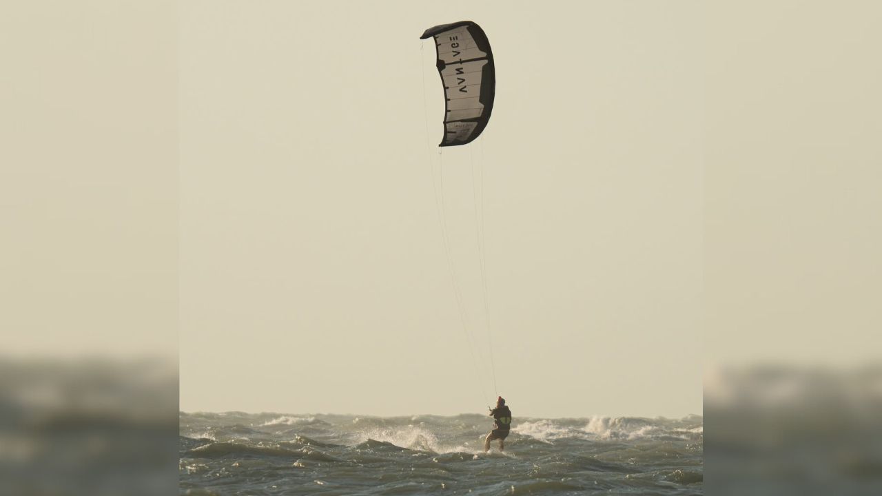 Atleta de Uberlândia praticando kitesurf - Crédito: Instagram Sunsete Kiteboarding/@sunset_kiteboarding Atleta de Uberlândia praticando kitesurf - Crédito: Instagram Sunsete Kiteboarding/@sunset_kiteboarding