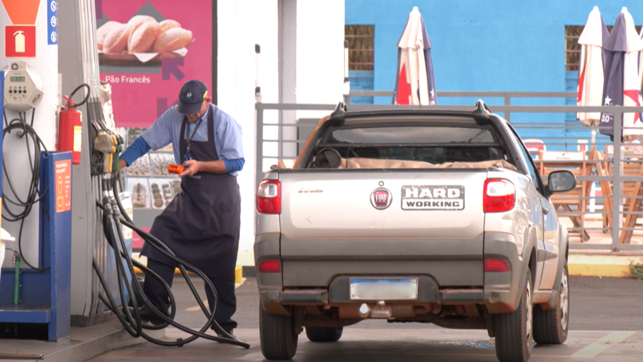 Gasolina encosta nos R$ 6 