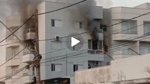 ebês gêmeos e pais são resgatados de incêndio em apartamento em Uberaba
