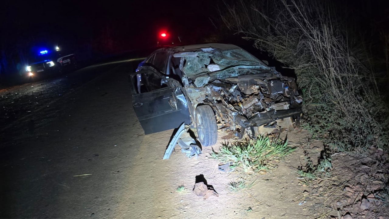 Batida com trator irregular deixa três feridos na AMG-3905, em Minas Gerais Batida com trator irregular deixa três feridos na AMG-3905, em Minas Gerais